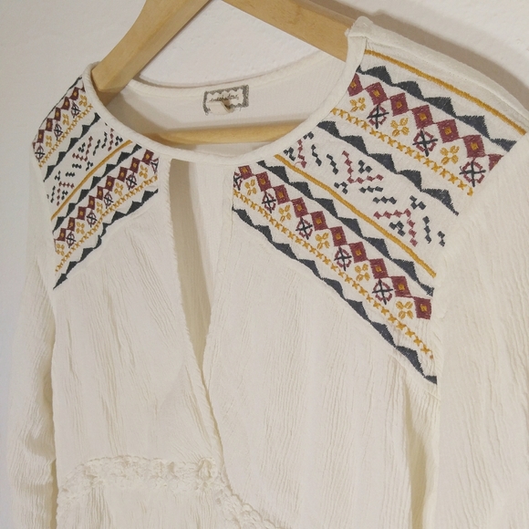 Boho 3/4 sleeve embroidered top - Picture 4 of 5